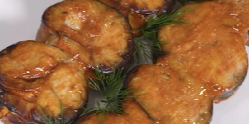 Скумбрия в томатном соусе: простой и супервкусный рецепт от звезды "Мастер Шеф"