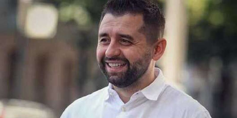 Арахамія ходить до Ради у брендовому одязі за 20 000 грн: фото