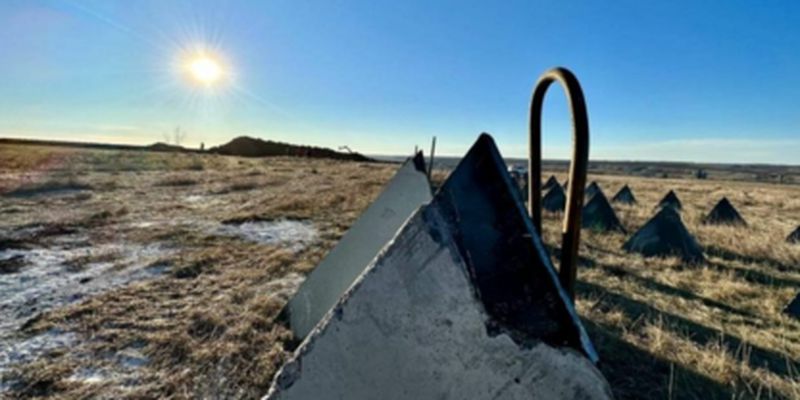 Десятки километров укреплений, рвы и мины: Россия построила новую линию обороны под Мариуполем