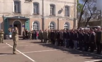Мобілізація в Україні: чи є законні причини відмови від повістки, відповідь юриста