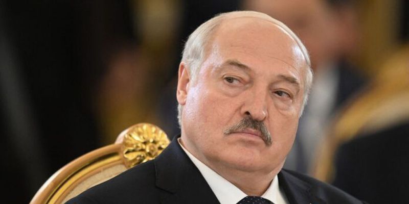 Білорусь переводить свої державні органи і установи на воєнні рейки