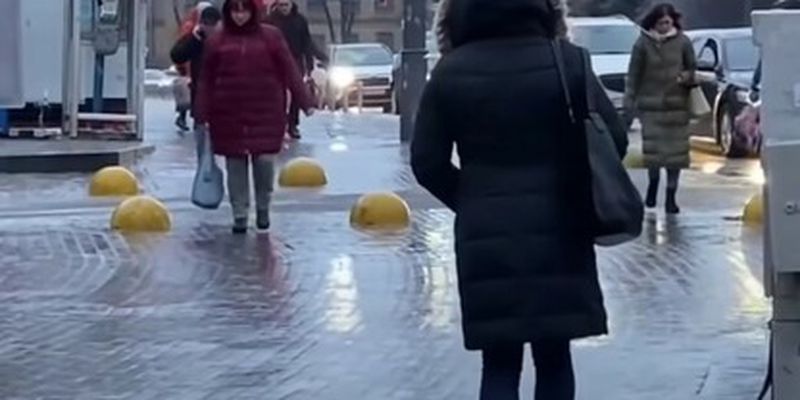 Часть Украины засыплет мокрым снегом, остальную часть подморозит: прогноз на вторник