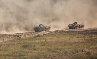 Ситуация осложняется: под Авдеевкой и Бахмутом завязались бои, эксперт назвал главную проблему