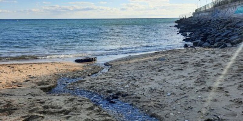 В Одесі стічні води потрапляють у Чорне море та забруднюють пляж: де небезпечно відпочивати