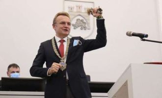 Во Львовском горсовете показали, какую зарплату Садовой получил за ноябрь