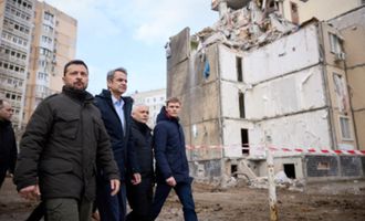 Ракета ударила в 500 м: появились подробности удара по Одессе во время визита Зеленского и премьера Греции