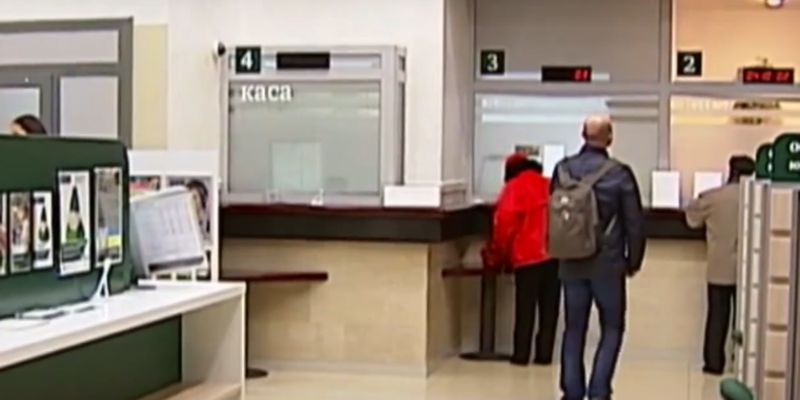 Клиенты Ощадбанка жалуются на привязку несуществующих долгов: "Попортили кредитную историю и нервы"