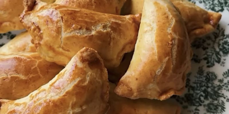 Рецепт вкуснейших пирожков с мясом: шеф-повар поделилась простым рецептом